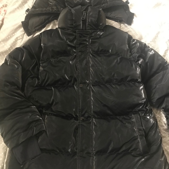 Aritzia TNA Superpuff XL Liquid Shine Black - Picture 1 of 4